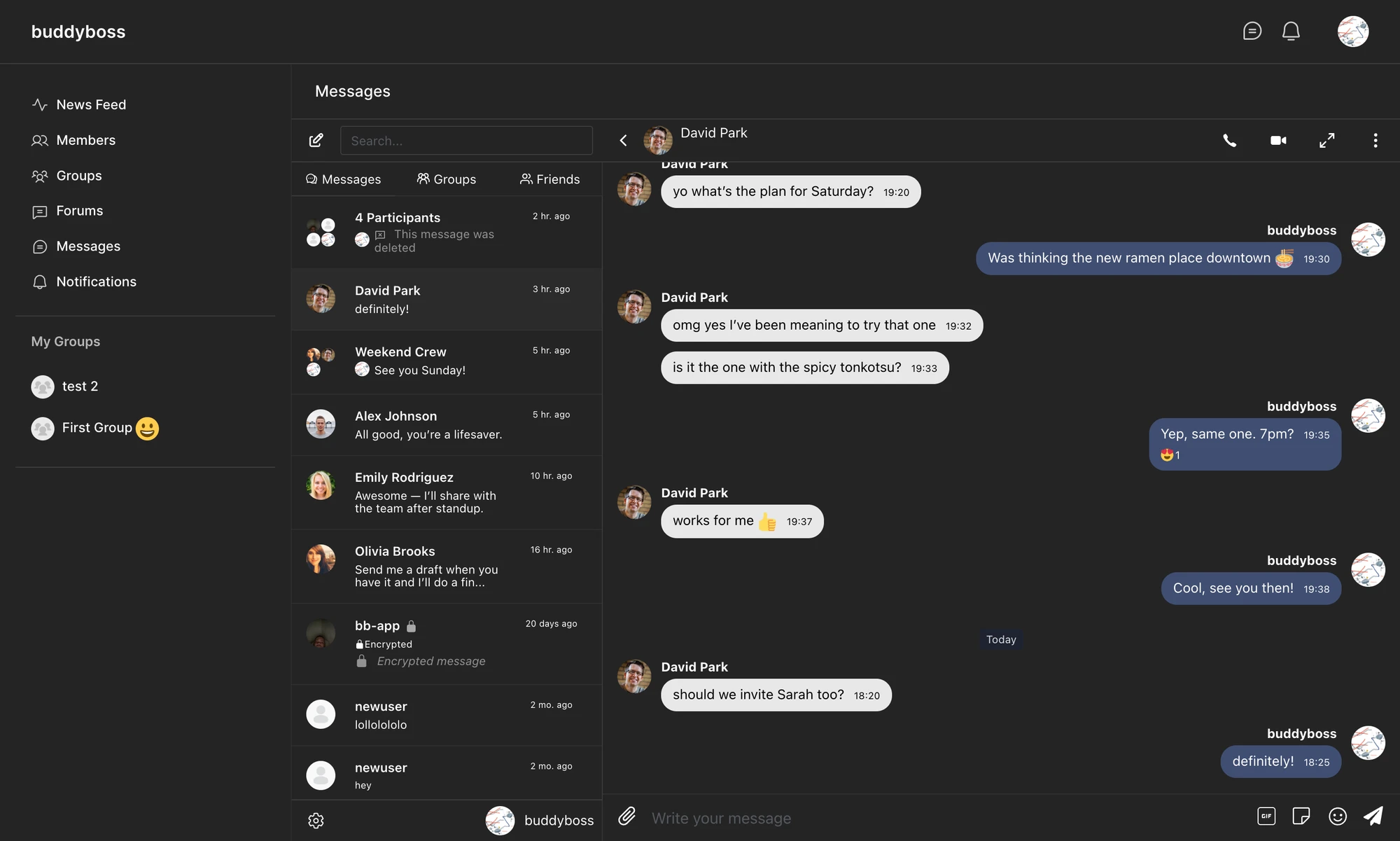 BuddyBoss ReadyLaunch dark mode with Better Messages following the same theme