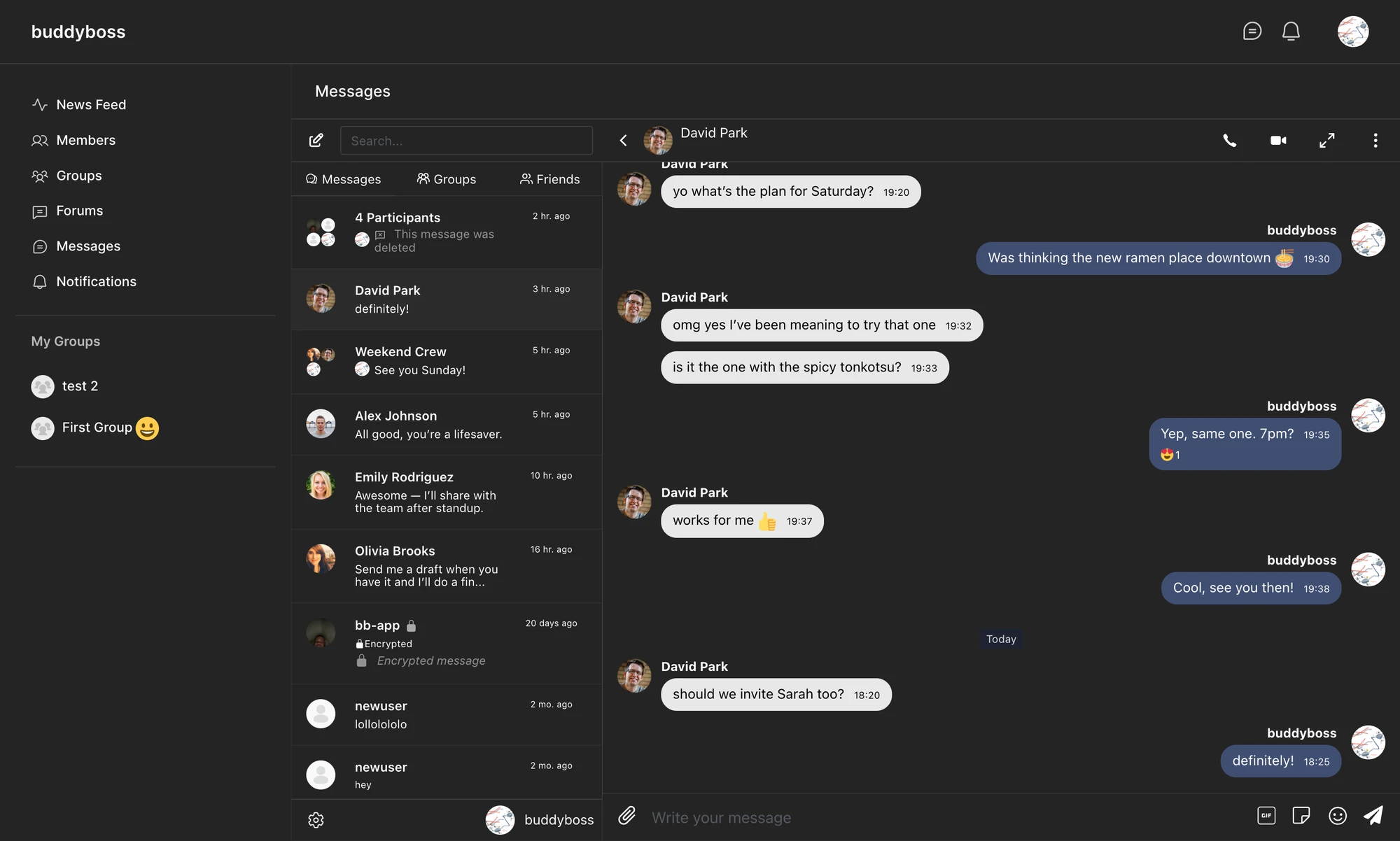 BuddyBoss ReadyLaunch dark mode with Better Messages following the same theme